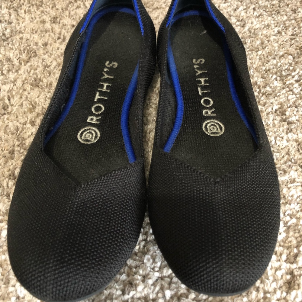 Rothys black round toe ballet flat. Size 7